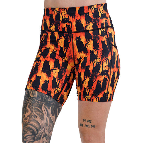 7 inch black cats patterned shorts