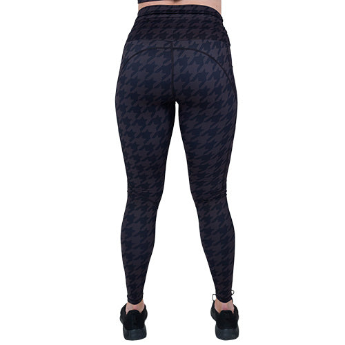 back of the houndstooth patterned leggings