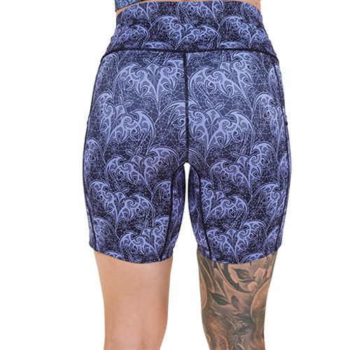 back of the 7 inch bat lace patterned shorts