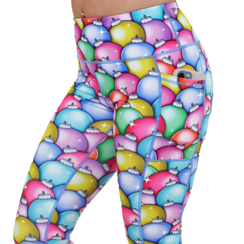 side pocket on the Christmas ornaments print leggings